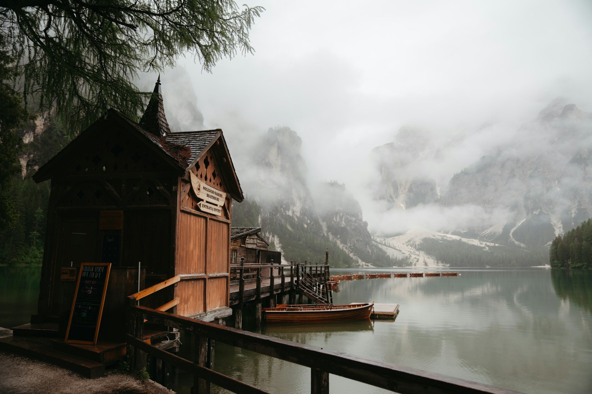 the-chaffins-v2Ge7IHgn2o-unsplash